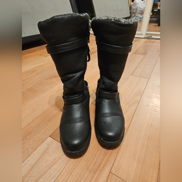 Boots - Picture 1 of 5